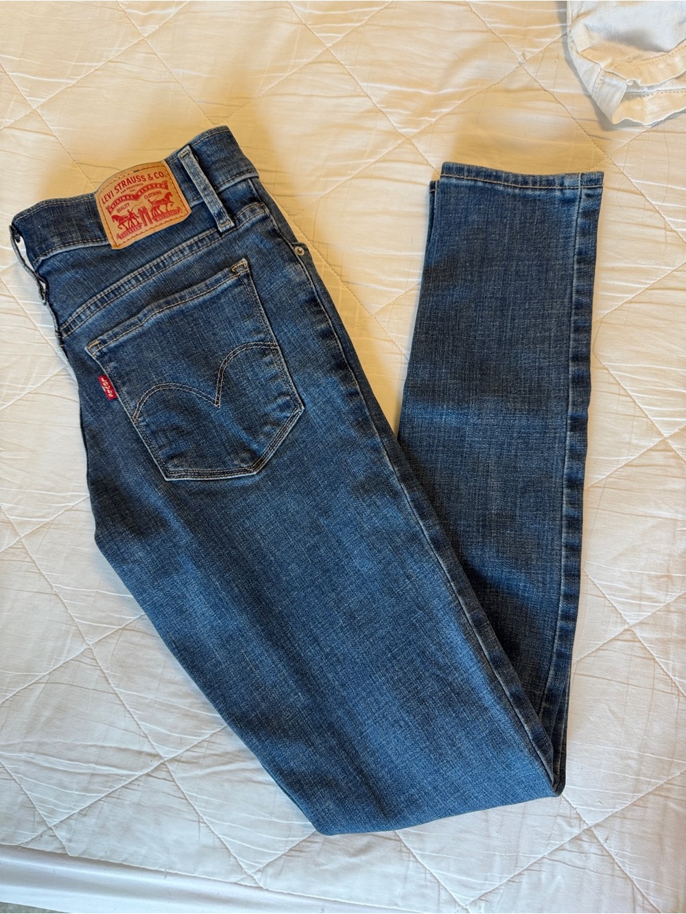 Like New: Levi's Women's 311 Shaping Skinny, PC9-19626-0262